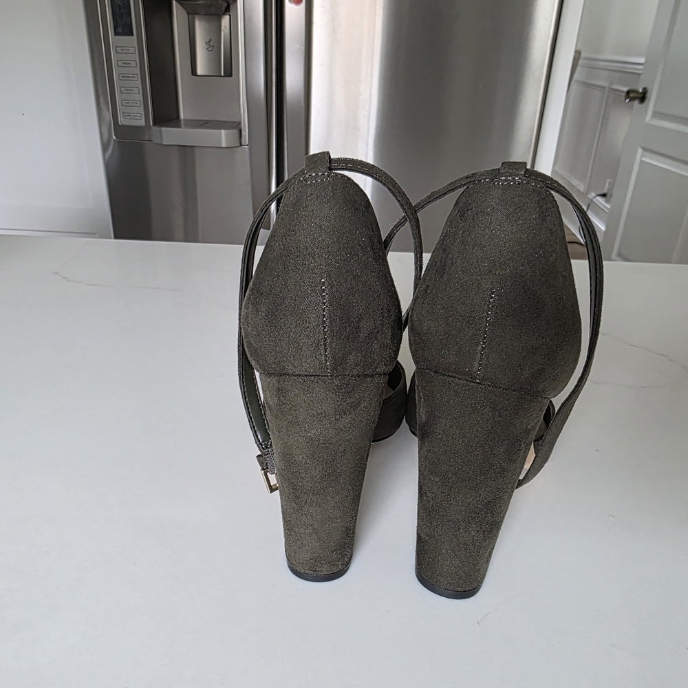 ALDO Women's Green Heels - Picture 3 of 4